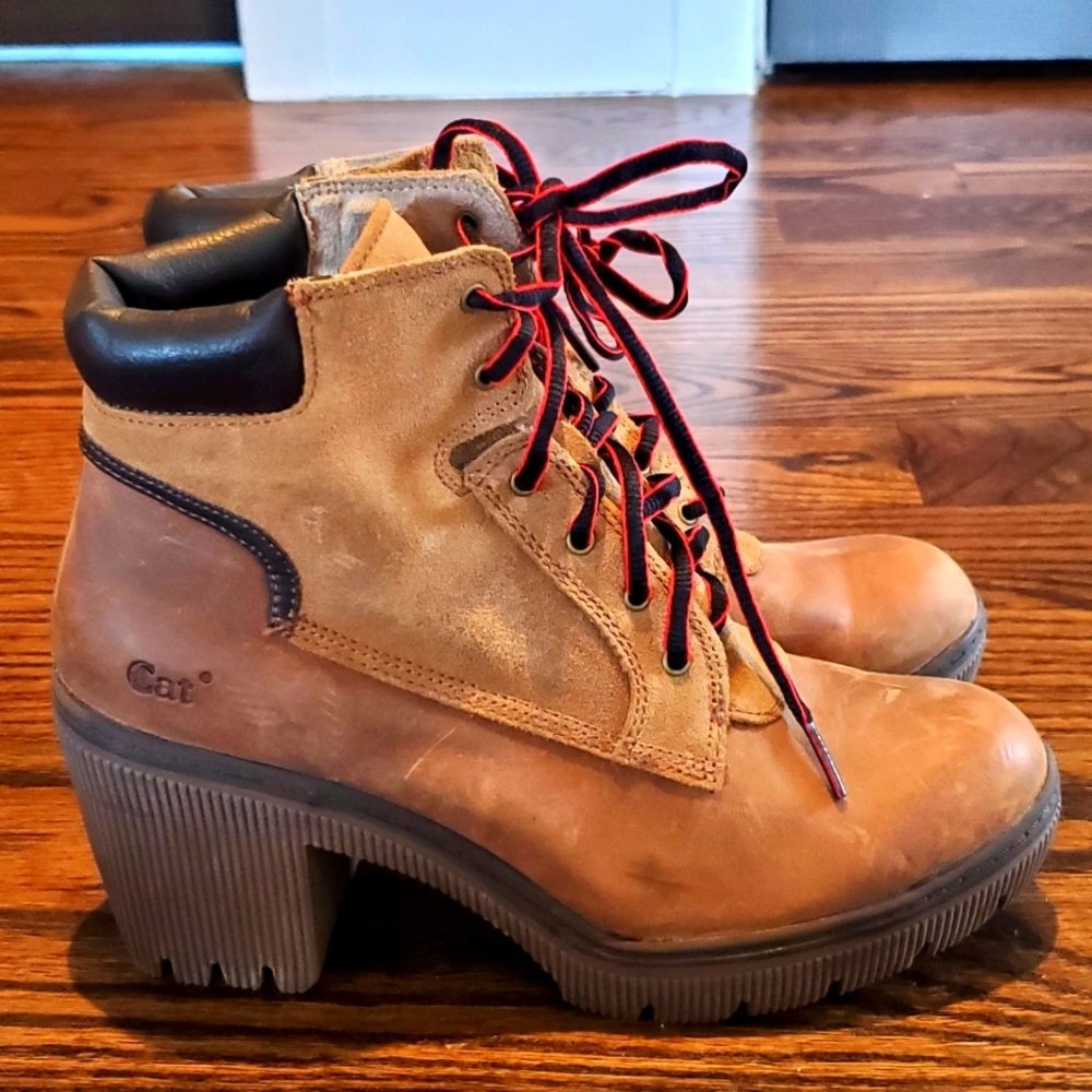 Cat Catepillar Women Heeled Boots, size 8